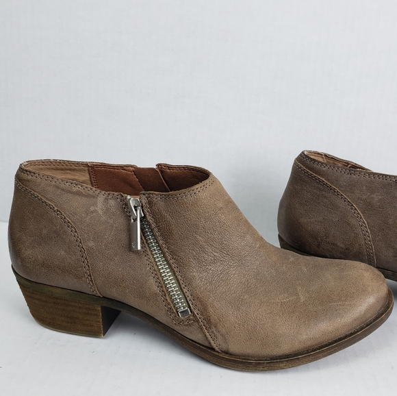 Lucky Brand Shoes - Lucky Brand booties    8M